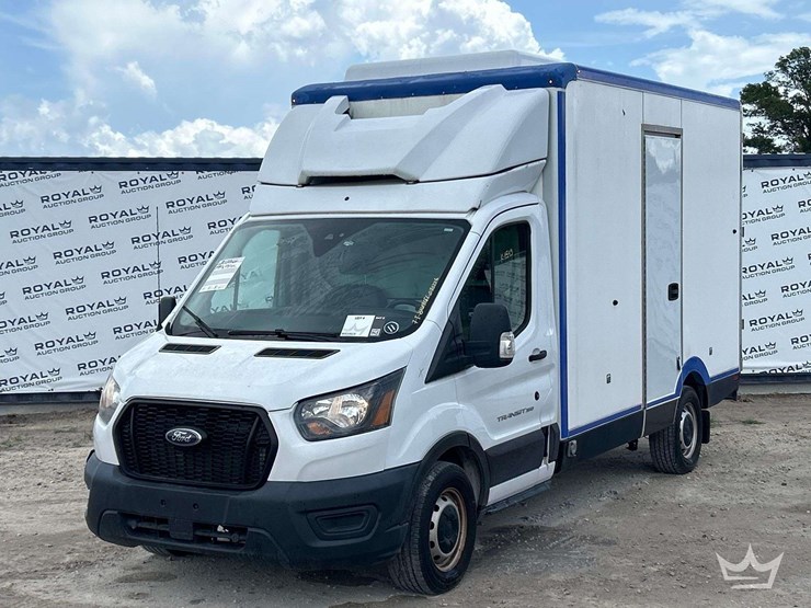 2022-ford-transit-image-1