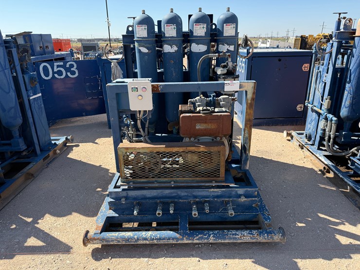 caterpillar-550-image-1