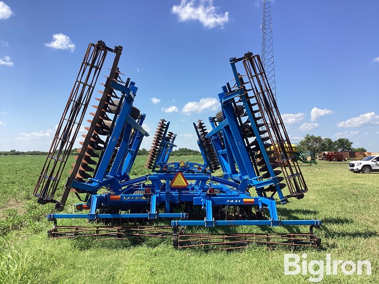 2011-landoll-7431-33-image-6