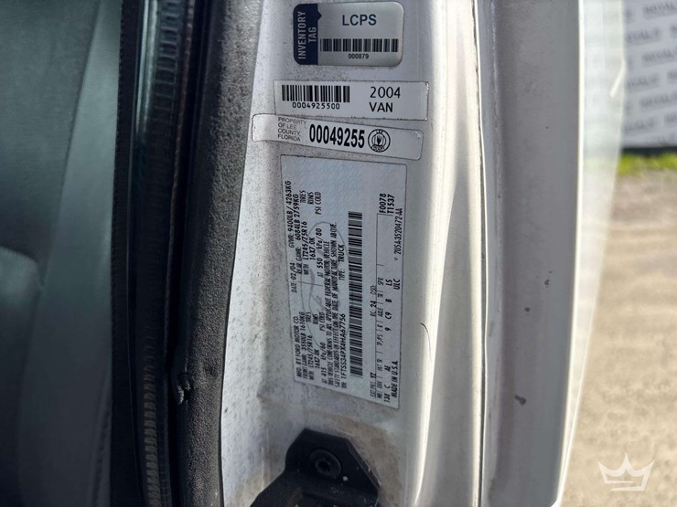 2004-ford-cargo-image-5