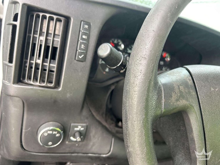 2017-chevrolet-express-2500-image-20
