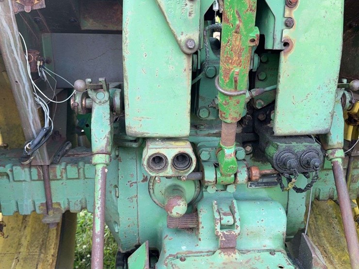 john-deere-4020-image-8