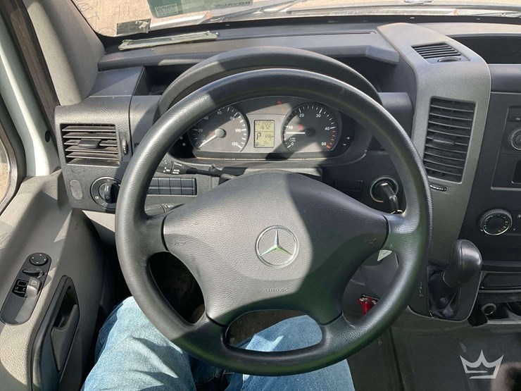 2013-mercedes-benz-sprinter-2500-image-12