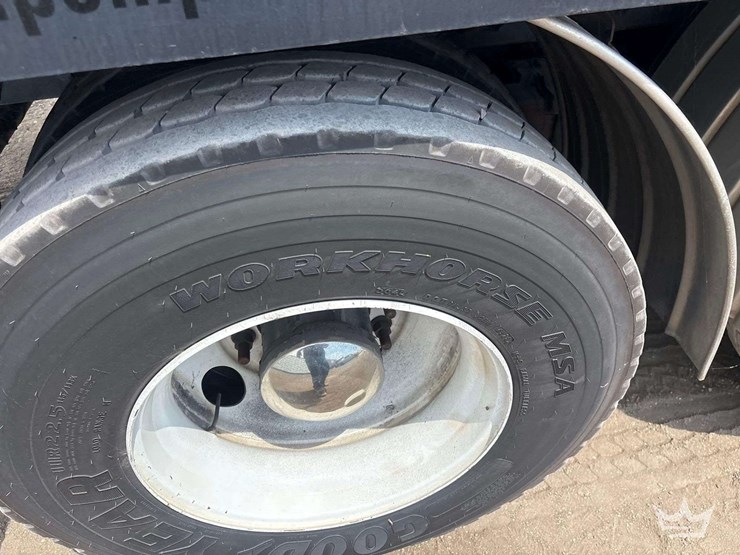 2016-kenworth-t880-image-28