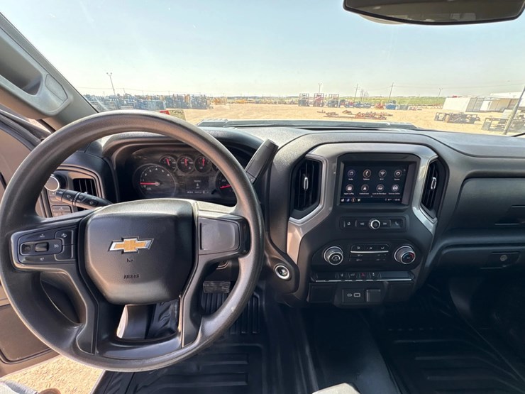 2024-chevrolet-silverado-2500hd-image-8