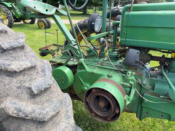 john-deere-model-b-image-15