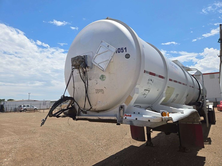 2000-tlmm-tanker-trailer-image-1