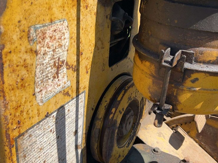 caterpillar-d2-image-32