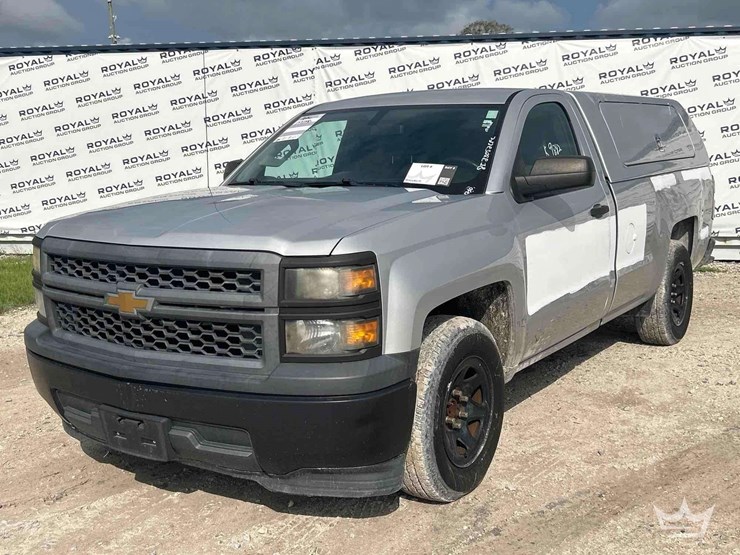 2015-chevrolet-silverado-1500-image-1