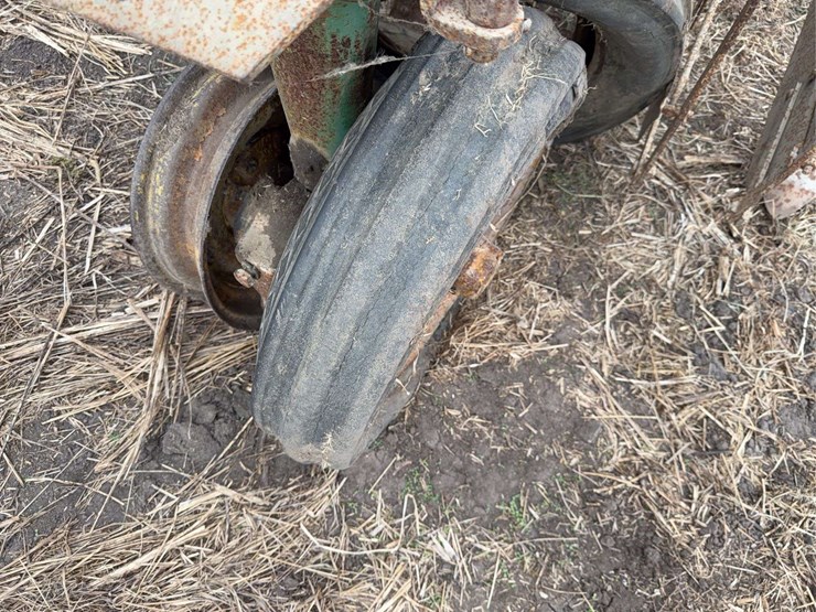 john-deere-b-image-10