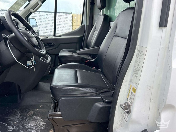 2022-ford-transit-image-13