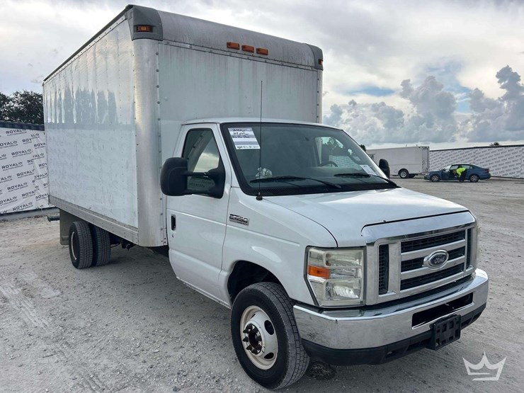 2012-ford-e450-image-2
