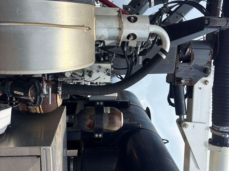 2016-kenworth-t880-image-31