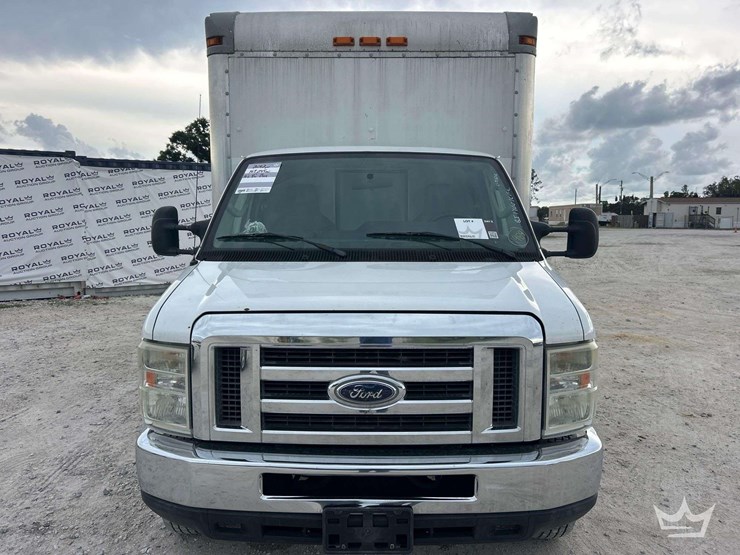2012-ford-e450-image-27