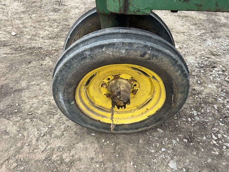 john-deere-model-b-image-15