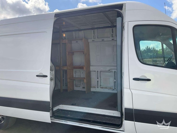 2013-mercedes-benz-sprinter-2500-image-19