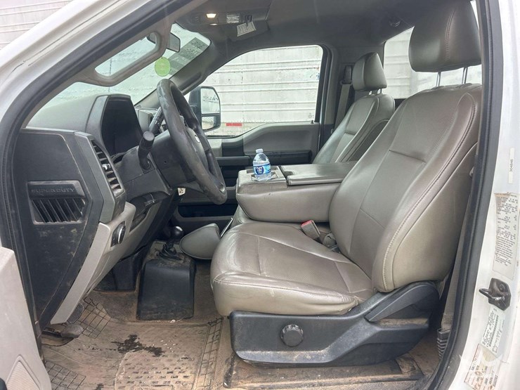 2017-ford-f550-image-13