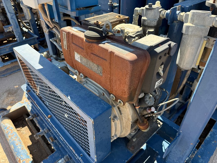 caterpillar-550-image-6