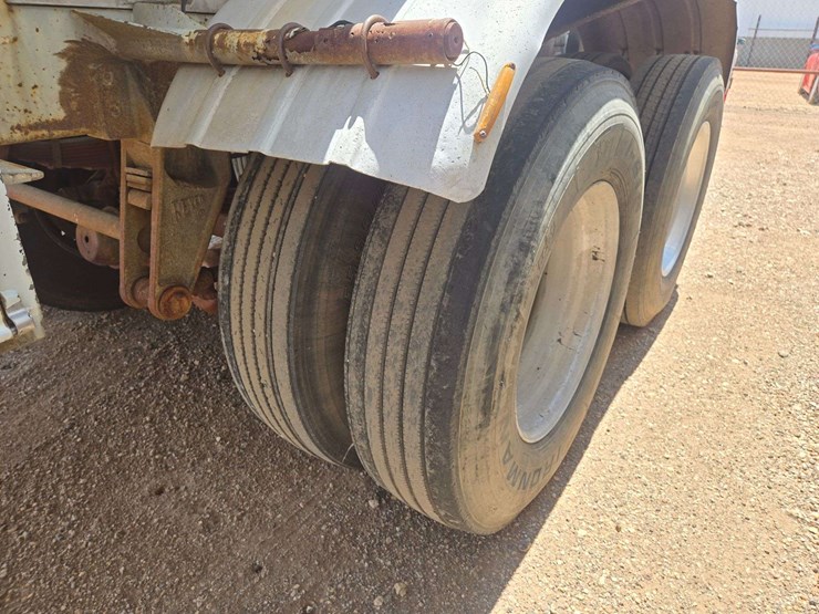 2000-tlmm-tanker-trailer-image-6