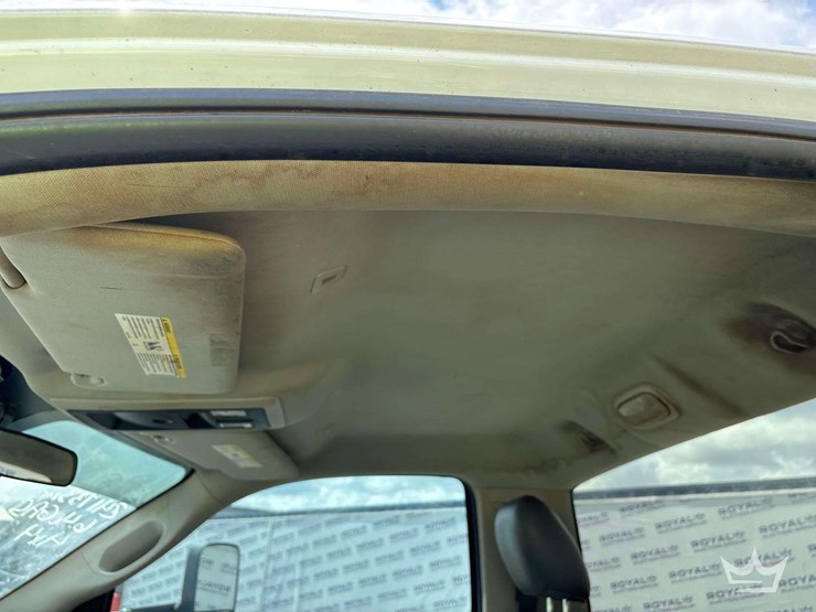 2018-dodge-3500-image-21