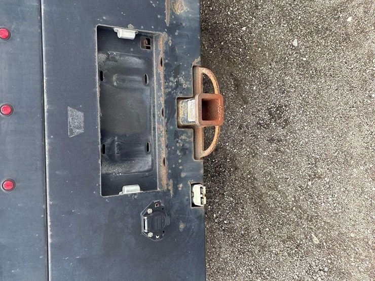 utility-flatbed-image-11