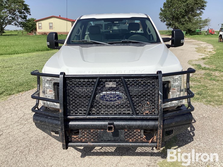 2017-ford-f250-xl-image-2