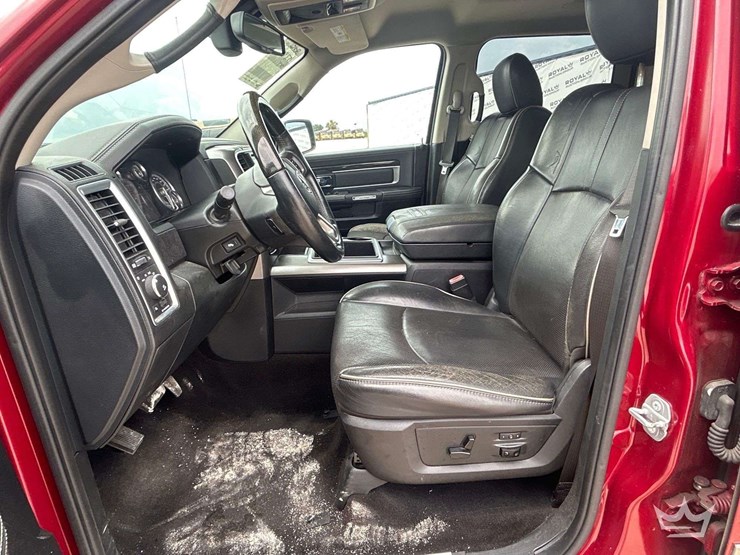 2015-dodge-1500-image-12