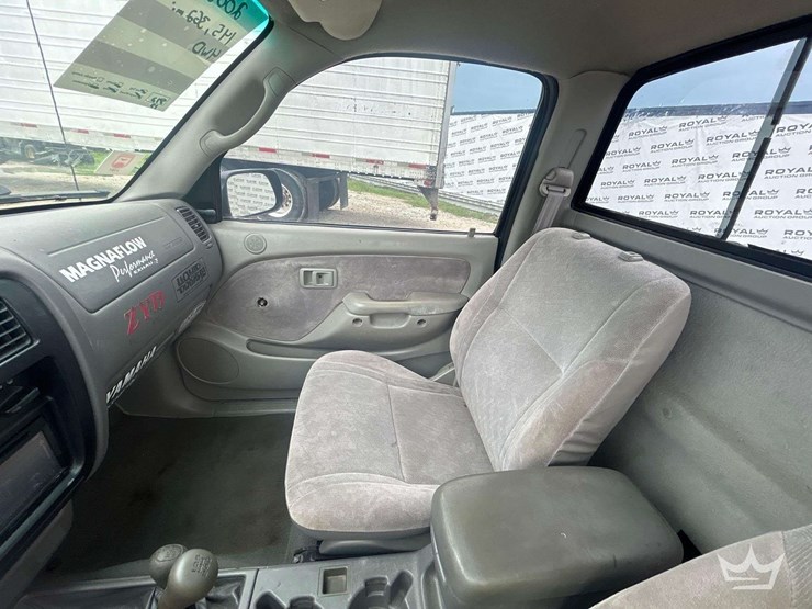 2002-toyota-tacoma-image-18