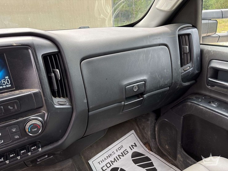 2022-chevrolet-silverado-6500hd-image-40