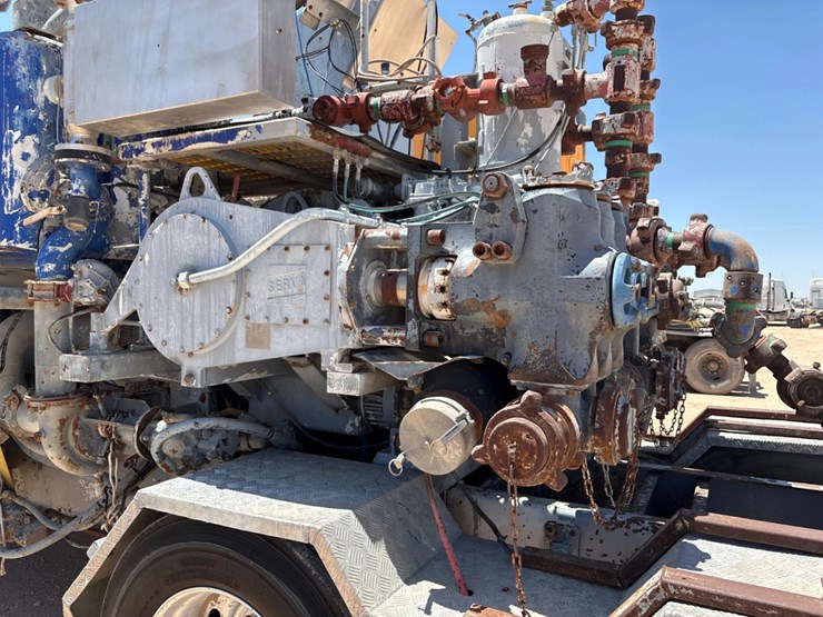 2010-caterpillar-c13-image-10