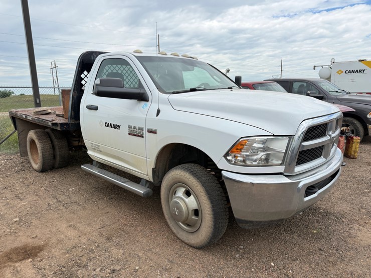 2015-dodge-ram-3500-image-4