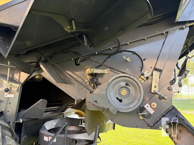 2013-claas-lexion-760-image-30