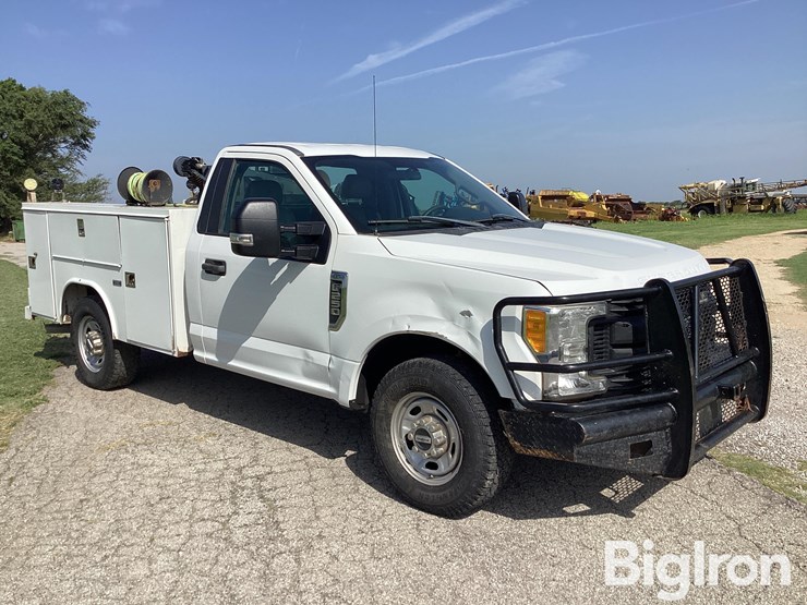 2017-ford-f250-xl-image-3
