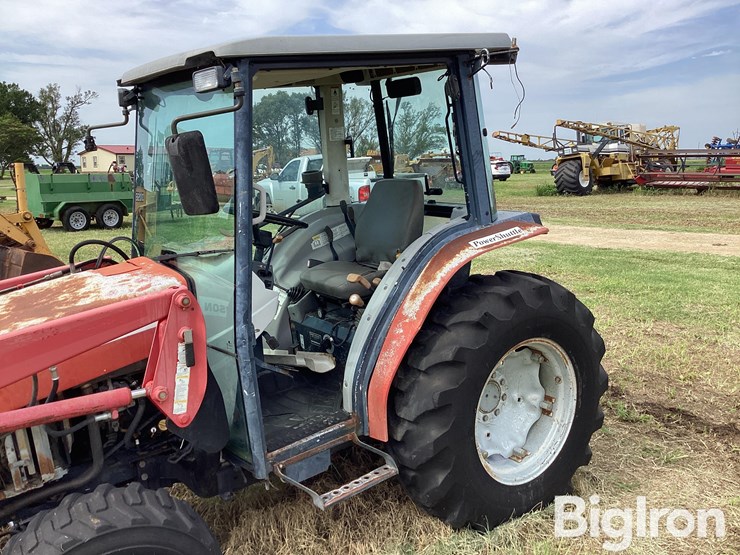 massey-ferguson-1525-image-11
