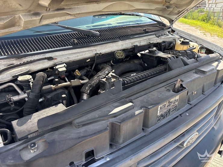 2004-ford-cargo-image-9