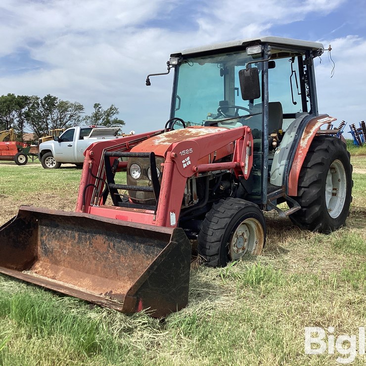 MASSEY-FERGUSON 1525