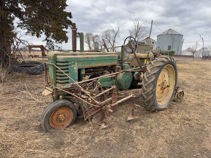 john-deere-b-image-1
