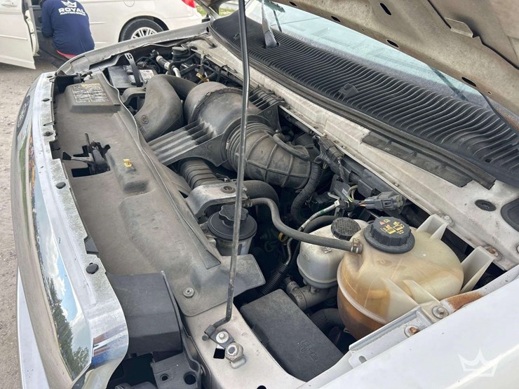 2012-ford-e450-image-8