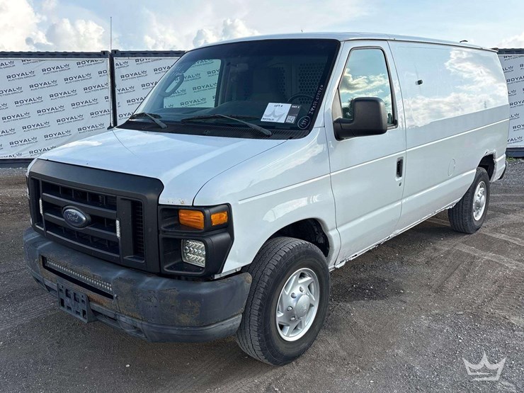 2011-ford-e250-image-1
