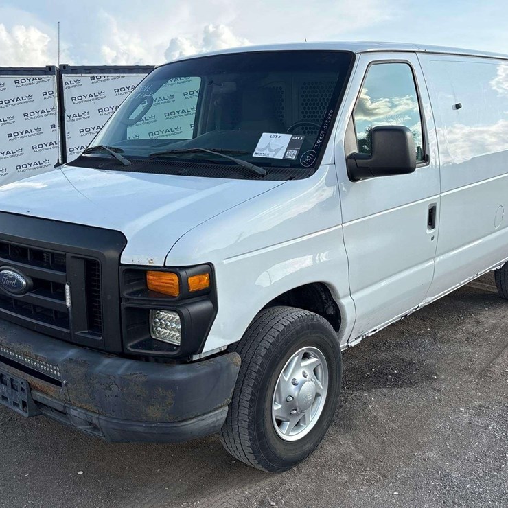 2011 FORD E250