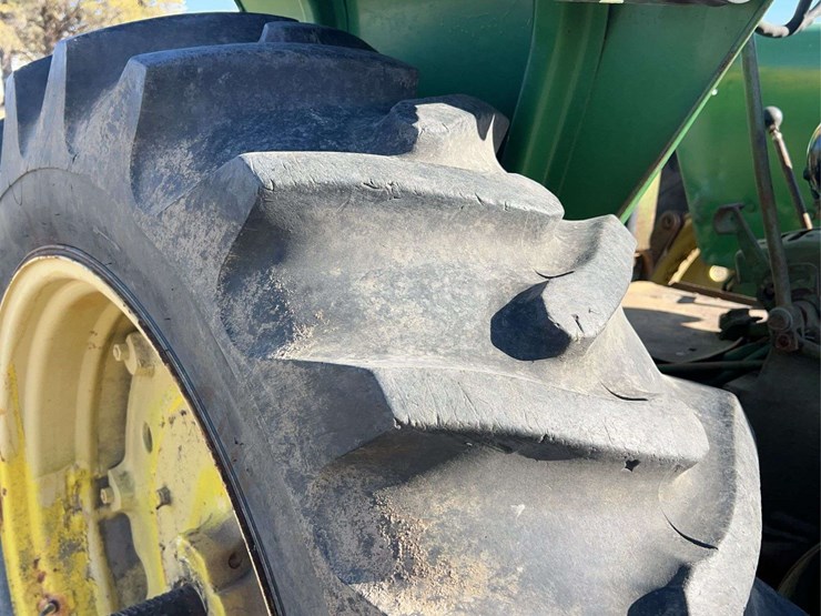 john-deere-720-image-33