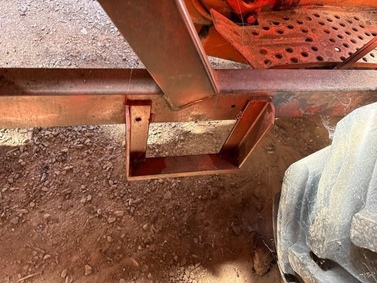 allis-chalmers-d17-gas-tractor-image-7