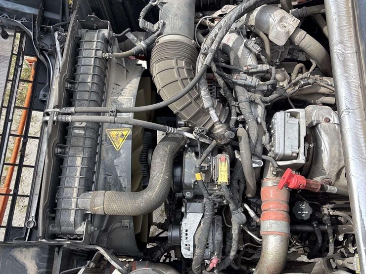 2022-chevrolet-silverado-6500hd-image-27