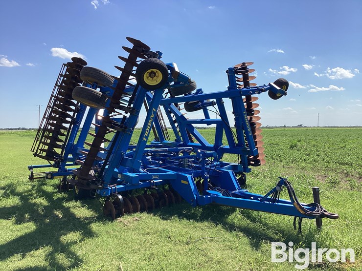 2011-landoll-7431-33-image-3