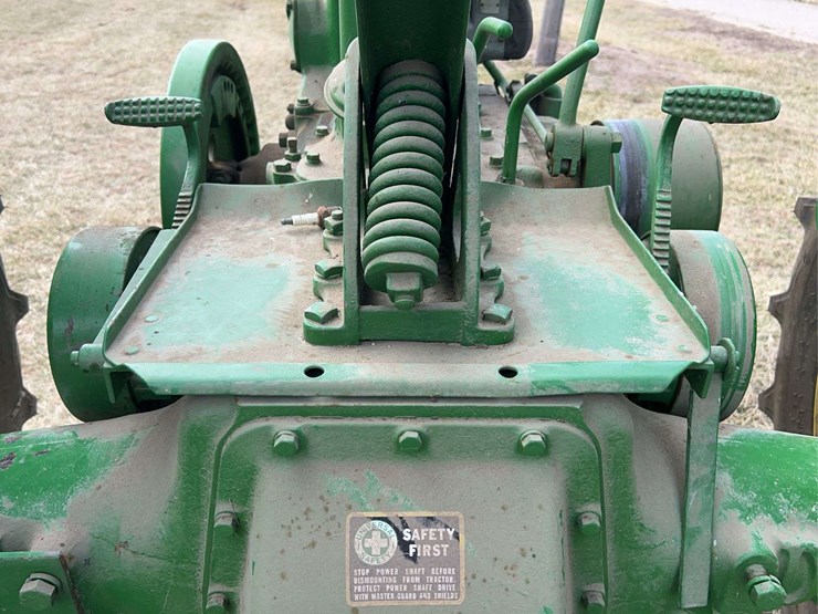 john-deere-model-b-image-40