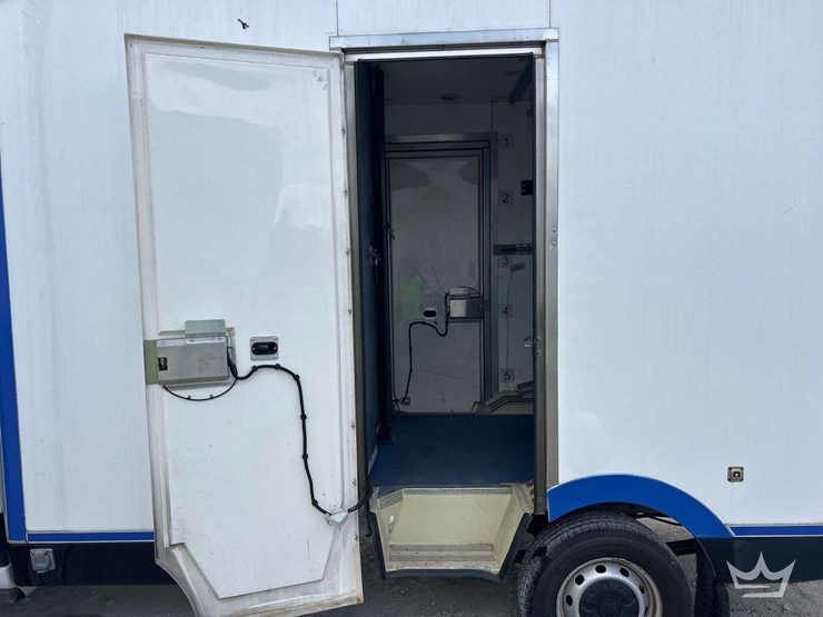 2022-ford-transit-image-18