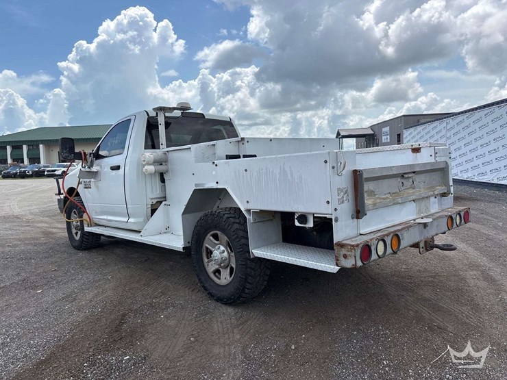 2018-dodge-3500-image-3