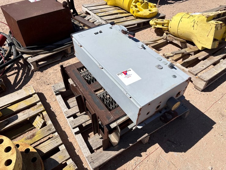 (3-pallets)-w/-26”-x-24”-x-16”-hydraulic-oil-tank,-hydraulic-pump,-hoses,-hyd-jack,-breaker-box,-etc.-image-5