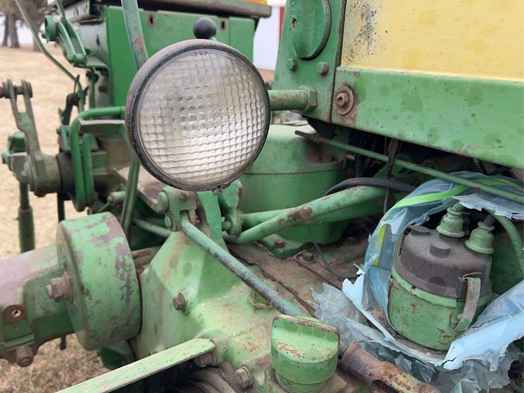john-deere-520-image-26
