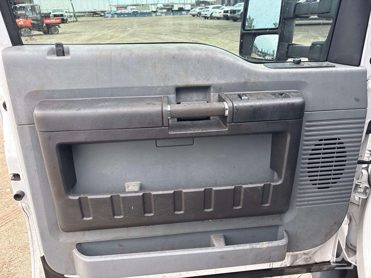 utility-flatbed-image-11